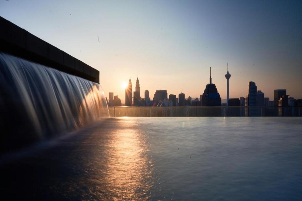 Klcc Inifinity Pool - The Regalia Residences & Suites By Kl Minsu Kuala Lumpur Exterior foto